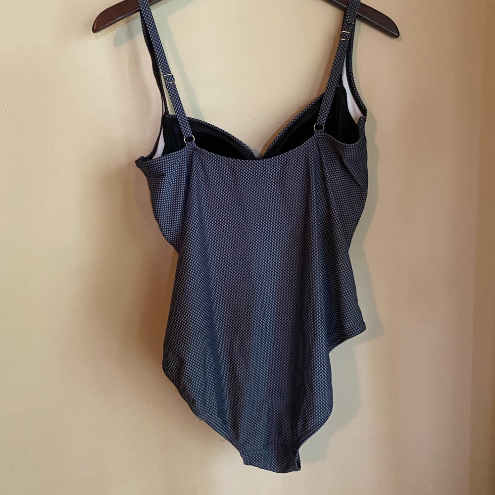 One Piece Ruched Swimsuit - Picture 3 of 5